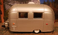 Airstream 16` Bambi Camping Trailer Camping Anhänger, 1:24, Green Light 18224