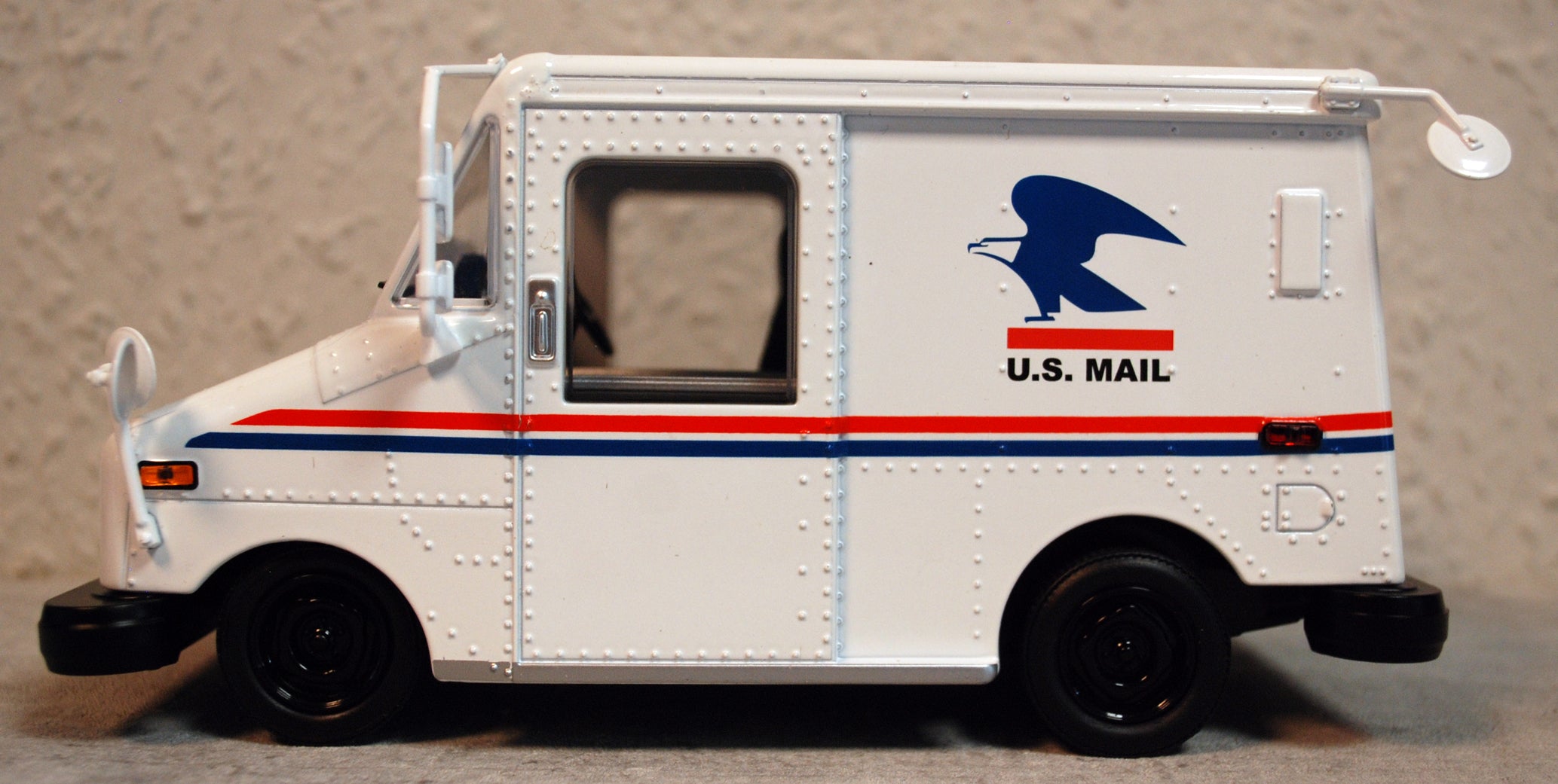 US Mail Van Cheers 1:24 Green Light 84151