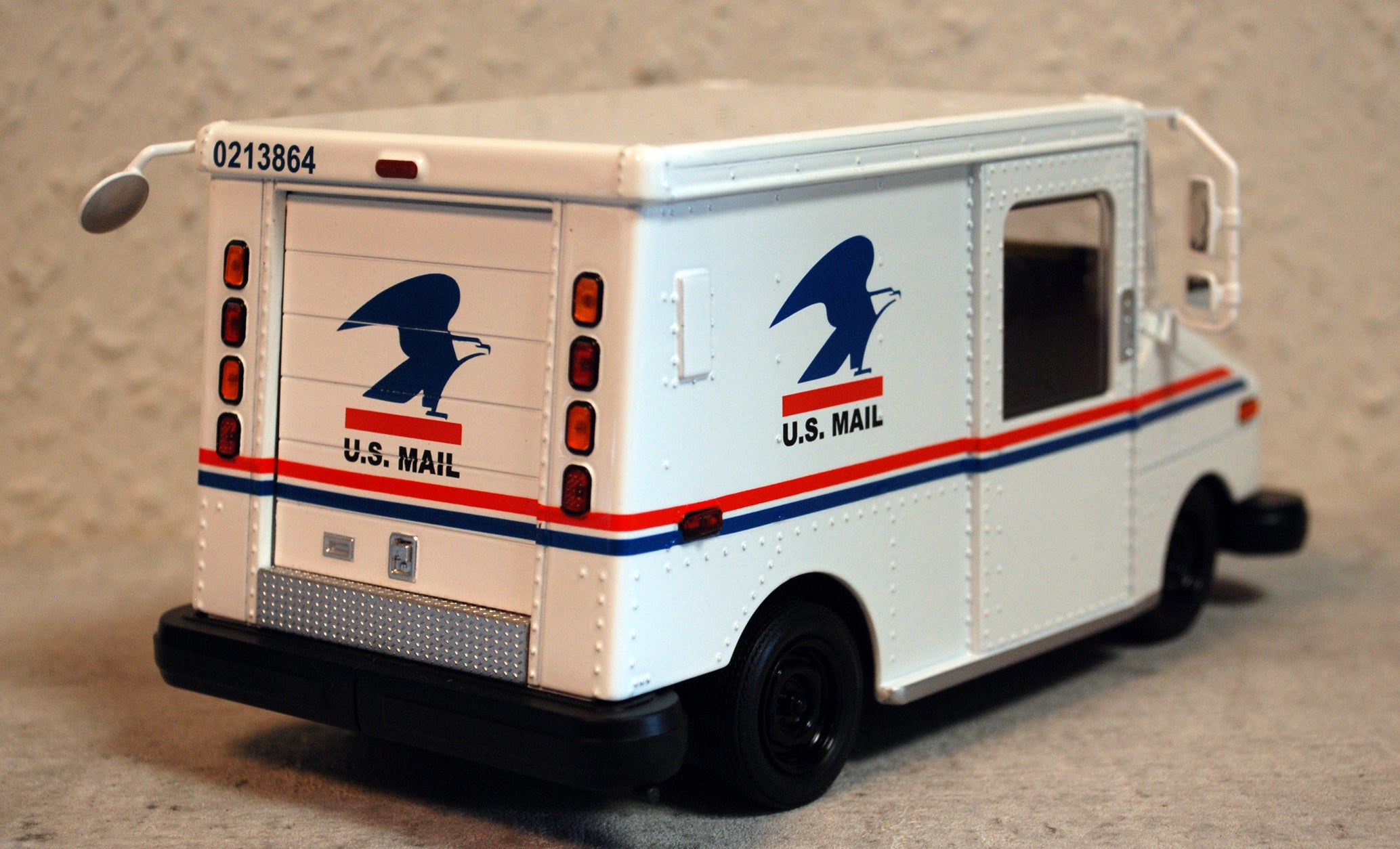 US Mail Van Cheers 1:24 Green Light 84151