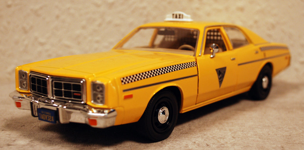 Greenlight 84161 1978 Dodge Monaco Taxi Rocky III 1:24