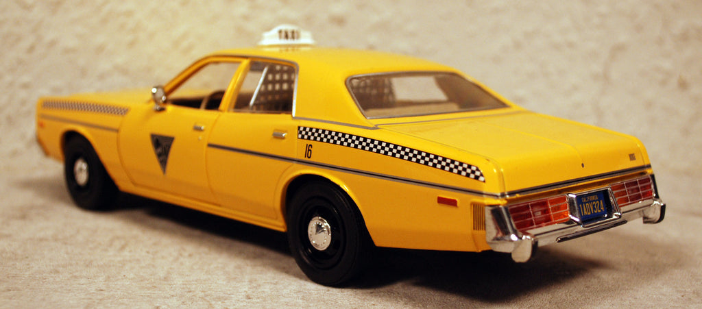 Greenlight 84161 1978 Dodge Monaco Taxi Rocky III 1:24