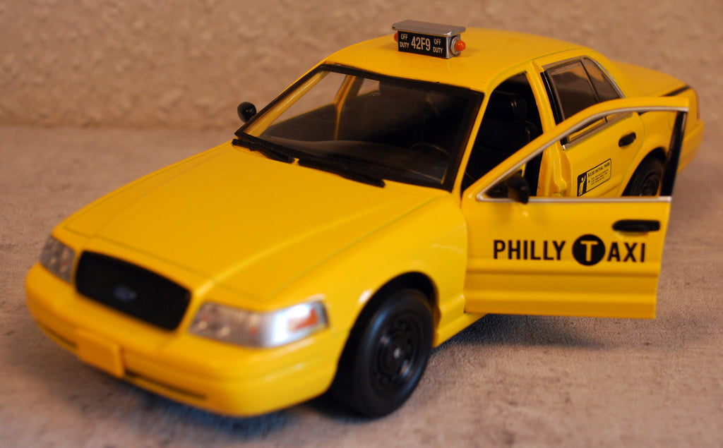 1999 Ford Crown Victoria Taxi Creed 1:24 Green Light 84173