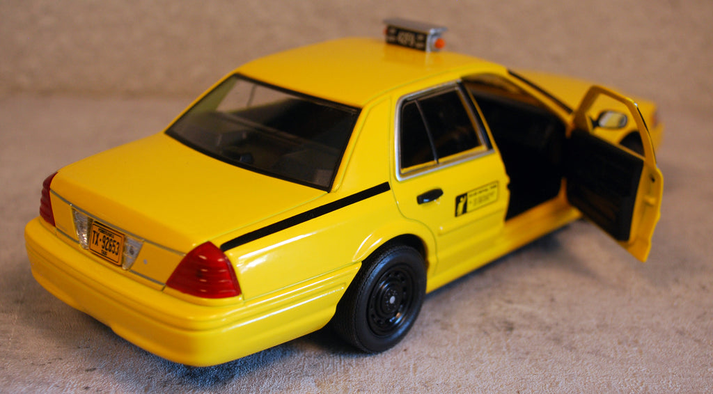 1999 Ford Crown Victoria Taxi Creed 1:24 Green Light 84173