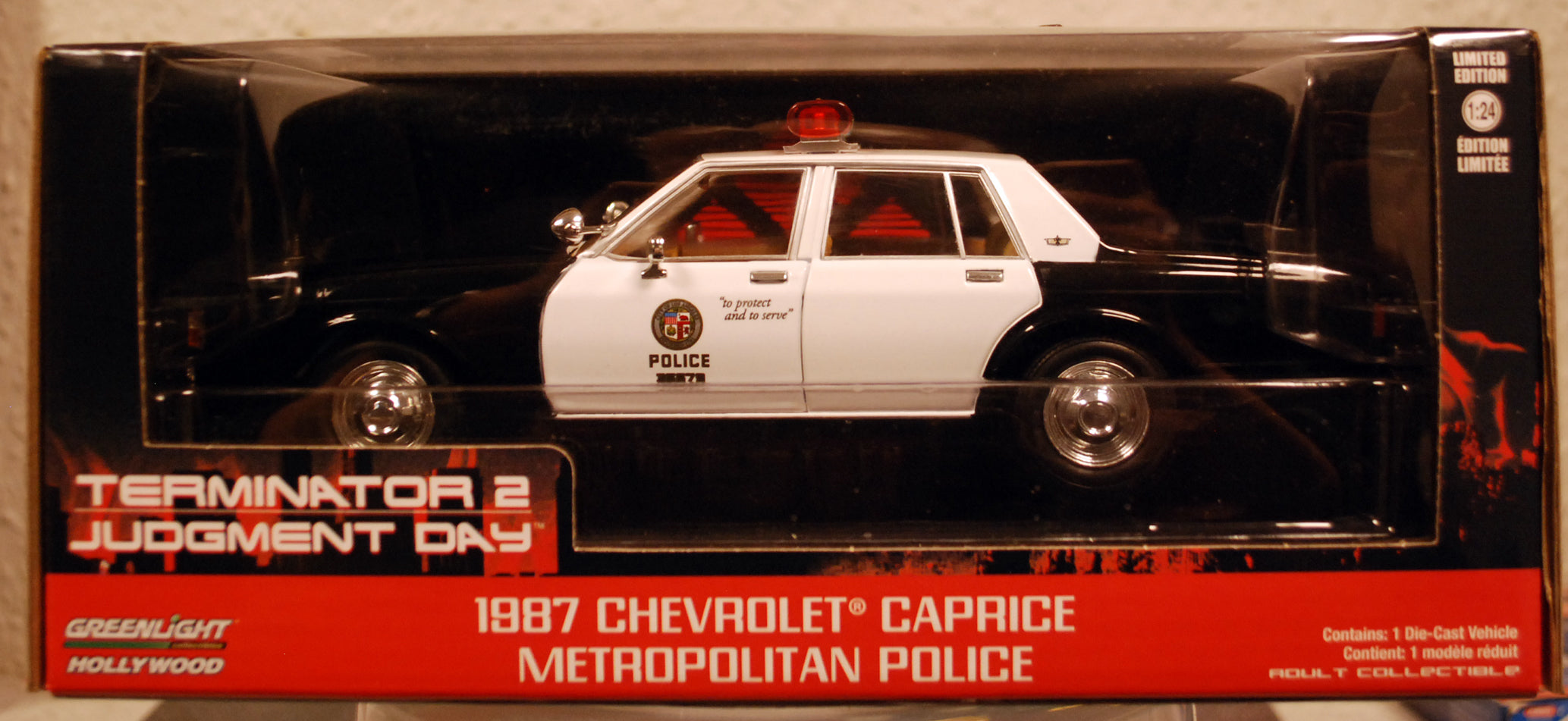 Green Light 84182 1987 Chevrolet Caprice Metropolitan Police The Terminator 1:24
