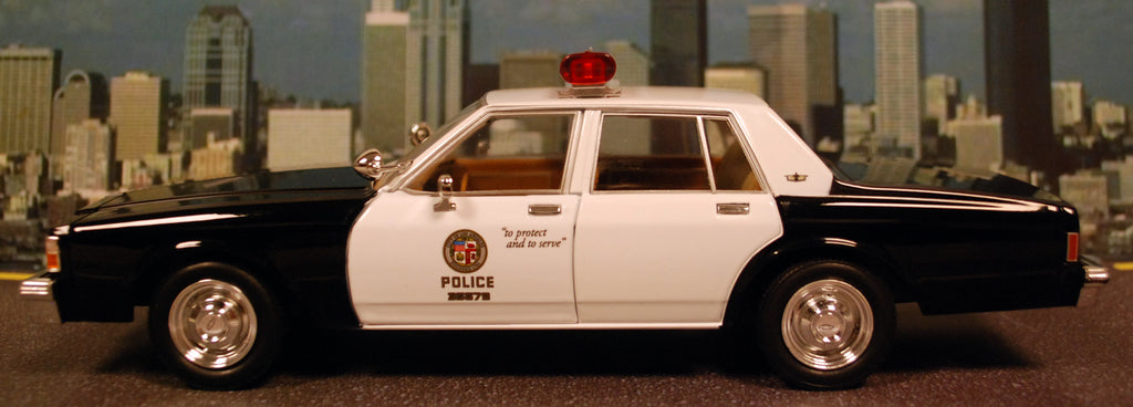 Green Light 84182 1987 Chevrolet Caprice Metropolitan Police The Terminator 1:24