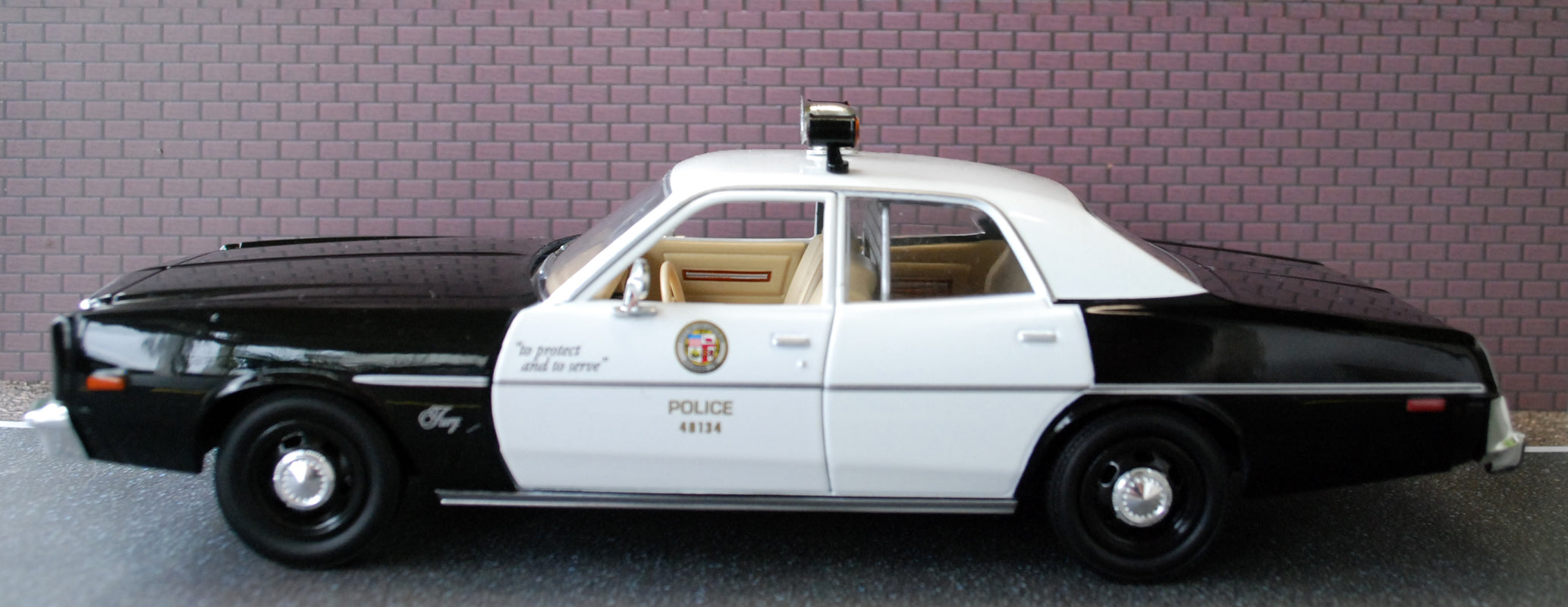 Green Light 85591 Hot Pursuit Ser. 9 1978 Plymouth Fury LAPD 1:24