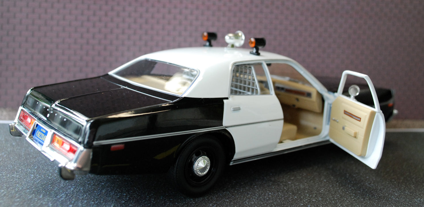 Green Light 85591 Hot Pursuit Ser. 9 1978 Plymouth Fury LAPD 1:24