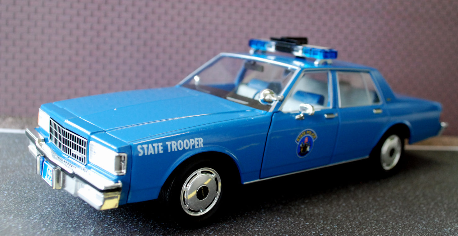 Green Light 85592 Hot Pursuit Ser. 9 1990 Chevrolet Caprice 9C1 Maine State 1:24