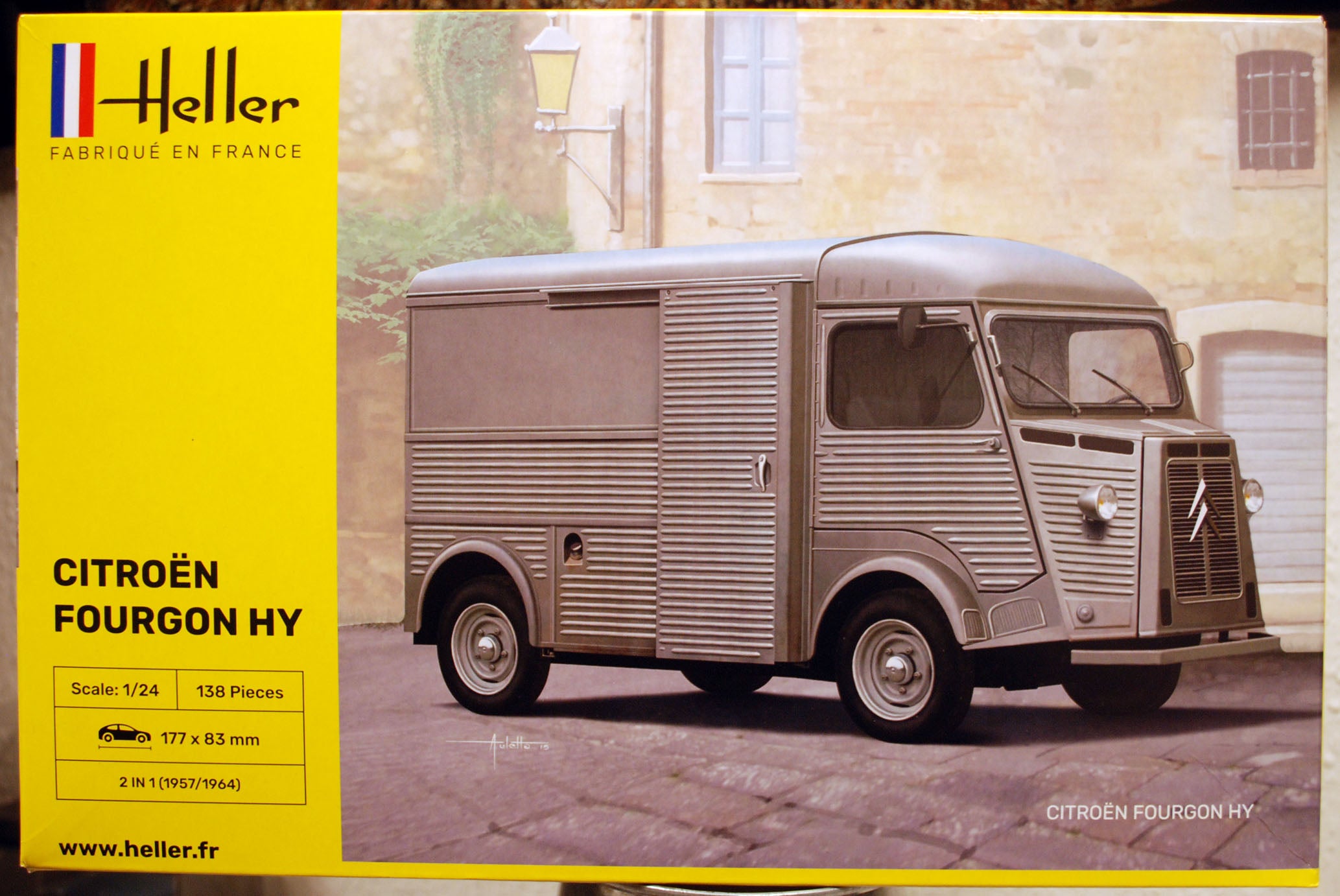 Heller 80768  1948 Citroen Fourgon Type H HY 1:24