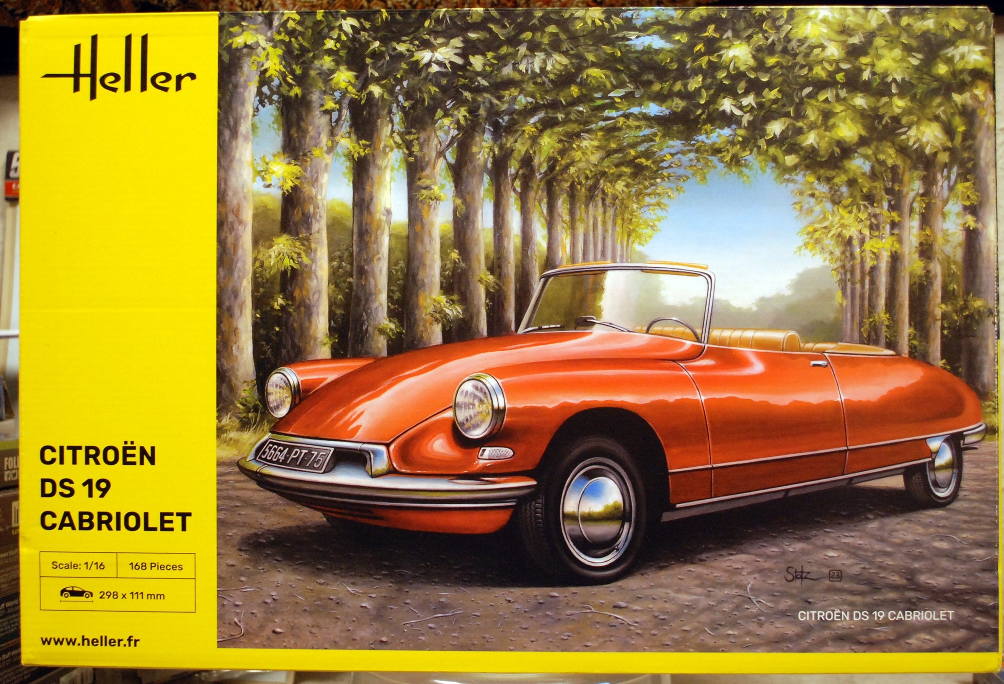 Heller 80796 1961 Citroen DS 19 Cabriolet 1:16
