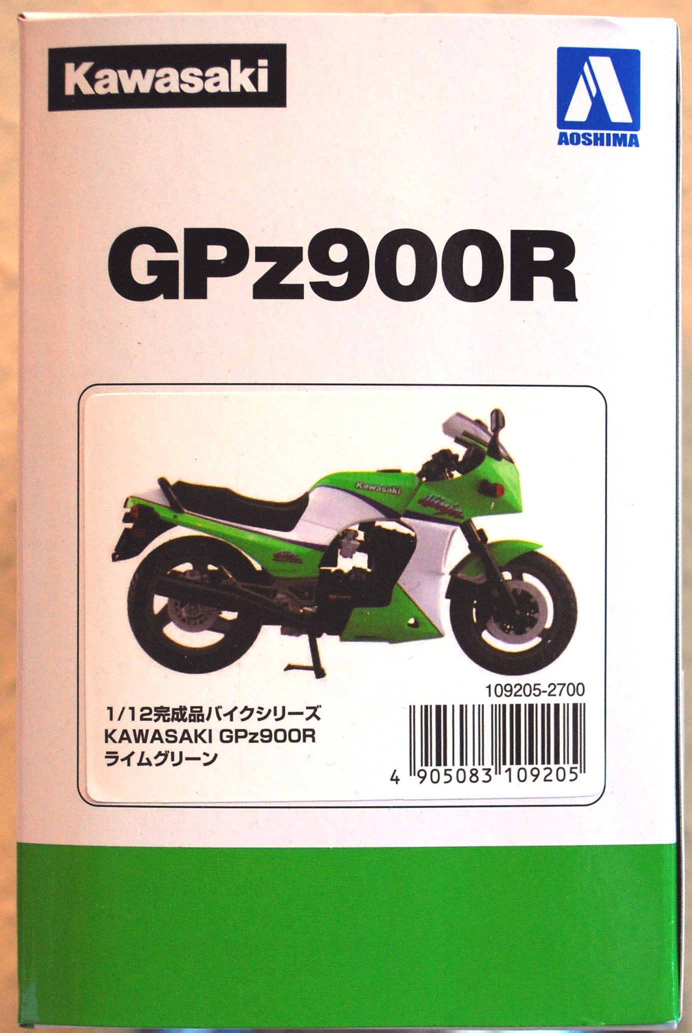 Kawasaki GPz 900 R Ninja Lime Green 1:12 Aoshima 109205