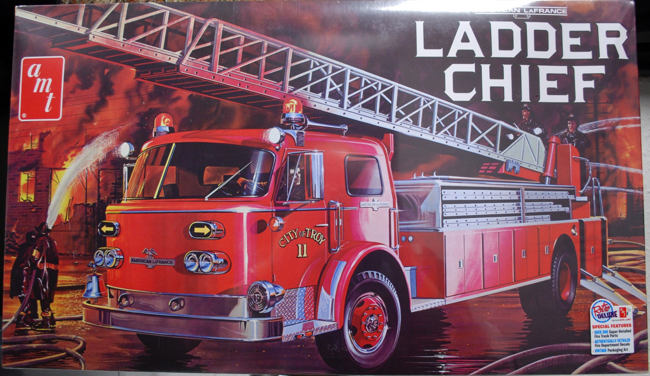 American La France Ladder Chief  Feuerwehr Leiterwagen 1:25 AMT 1204