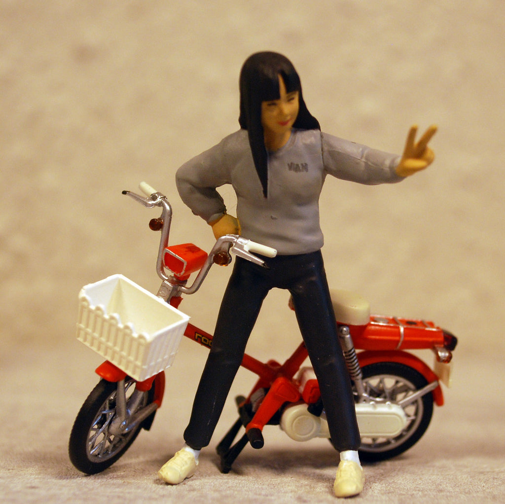 F-Toys 600186 1976 Honda Road Pal mit Figur 1:24 Fertigmodell
