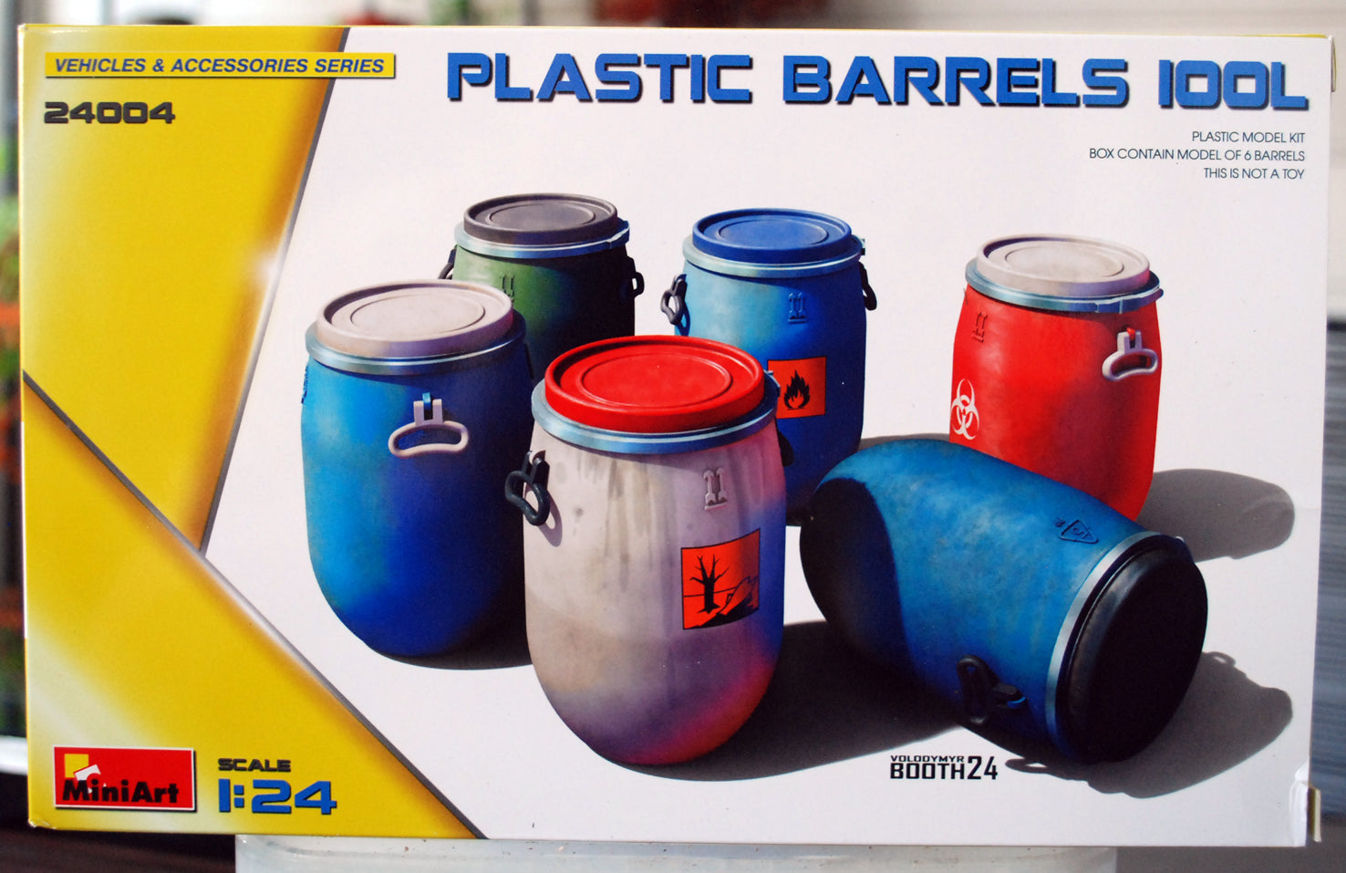 Mini Art 24004 Plastic Barrels Kunststofffässer 100 L 1:24 Bausatz Kit