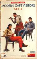 Mini Art 38085 Modern Cafe Visitors Set 1 1:35 Bausatz Kit