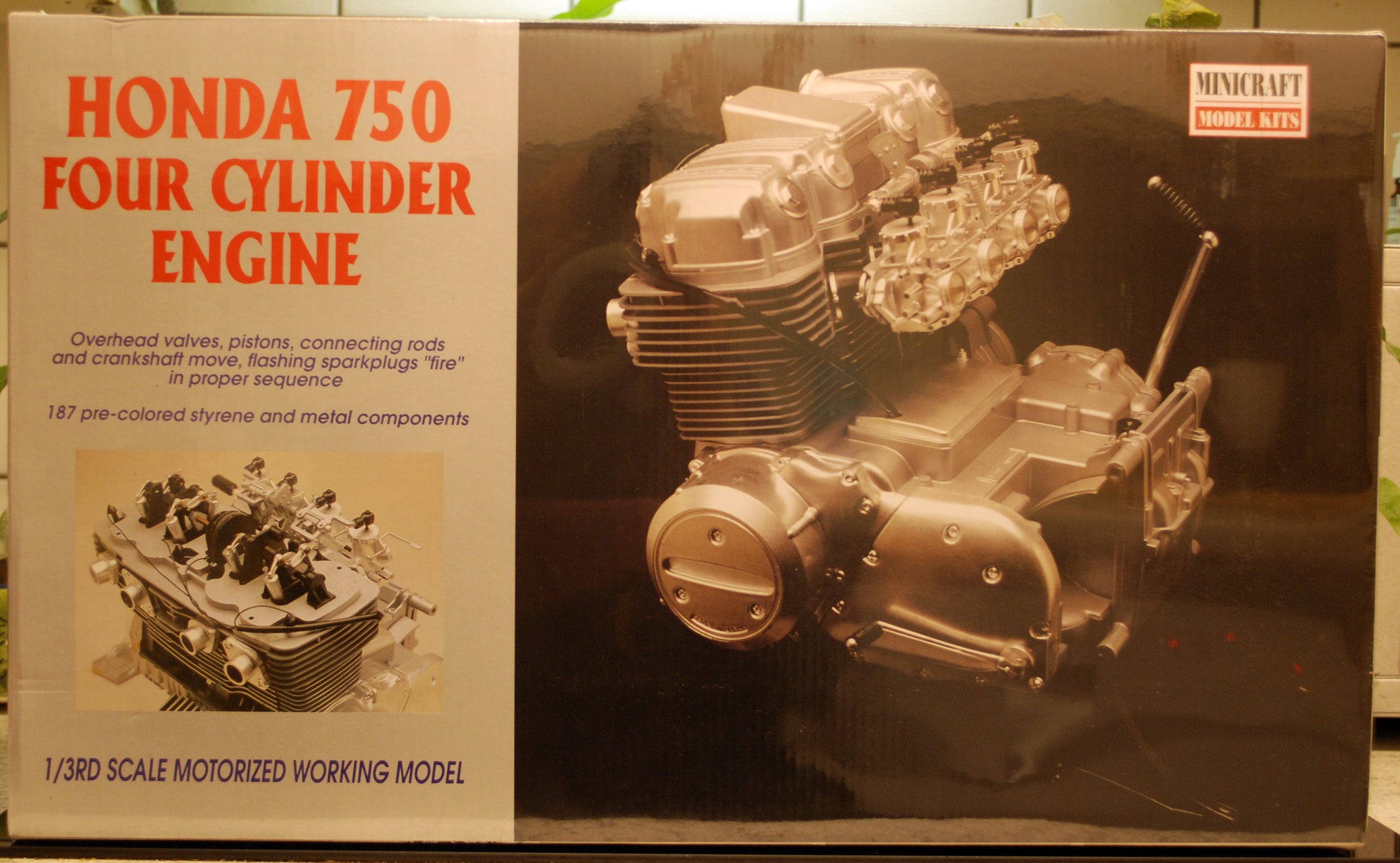 Honda CB 750 4-Zylinder Motor 1:3  Minicraft 11202