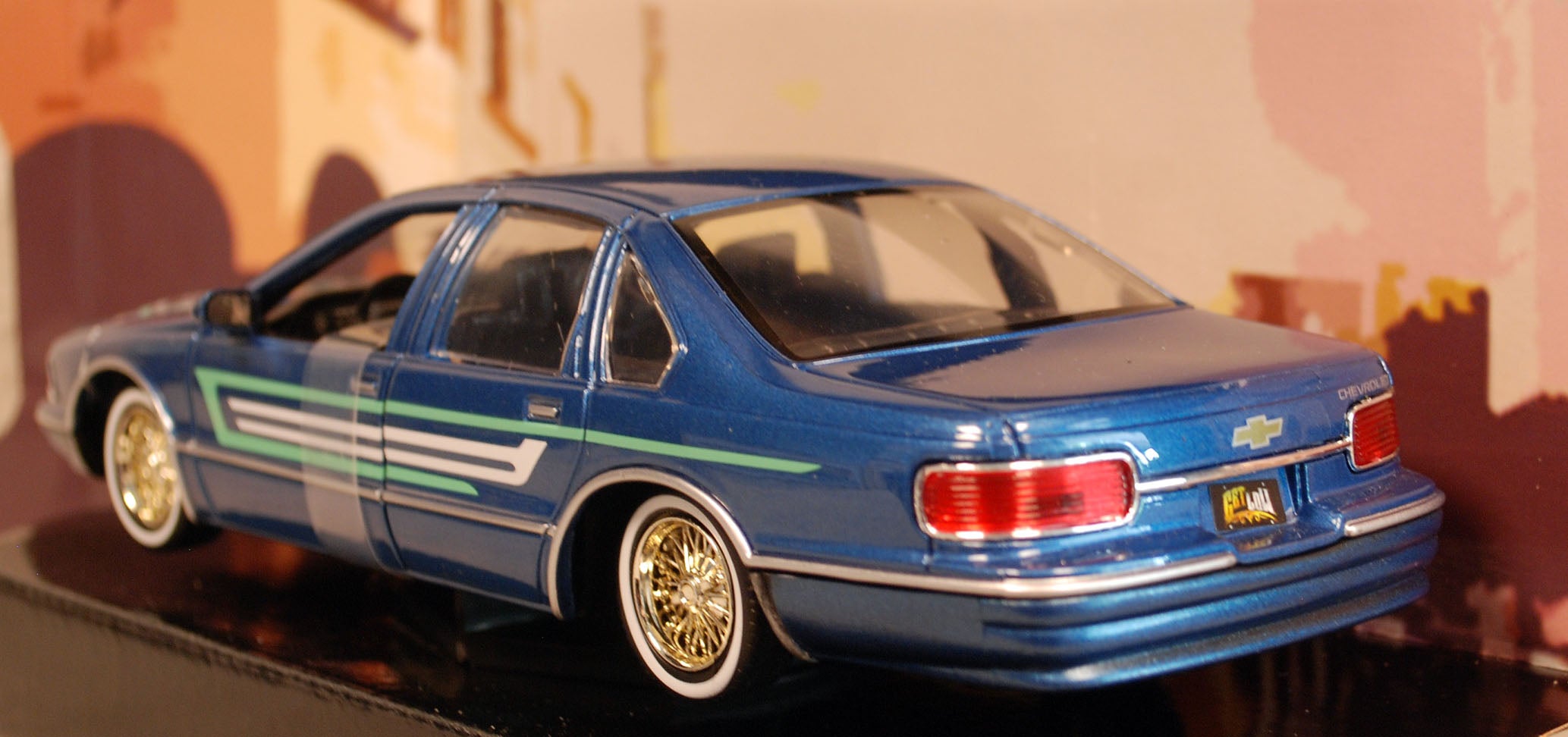 Motor Max 79022 1993 Chevrolet Caprice Lowrider 1:24