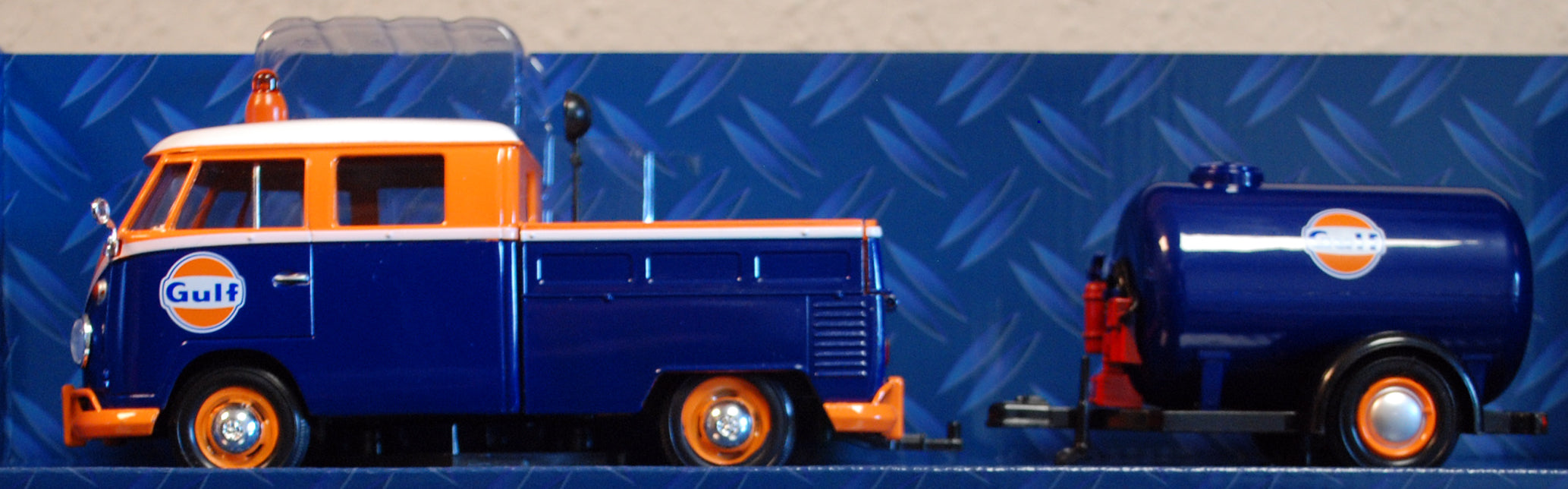 1959 Volkswagen VW T 1 Bulli Doka Gulf Straßenmeisterei 1:24 Motor Max 79674