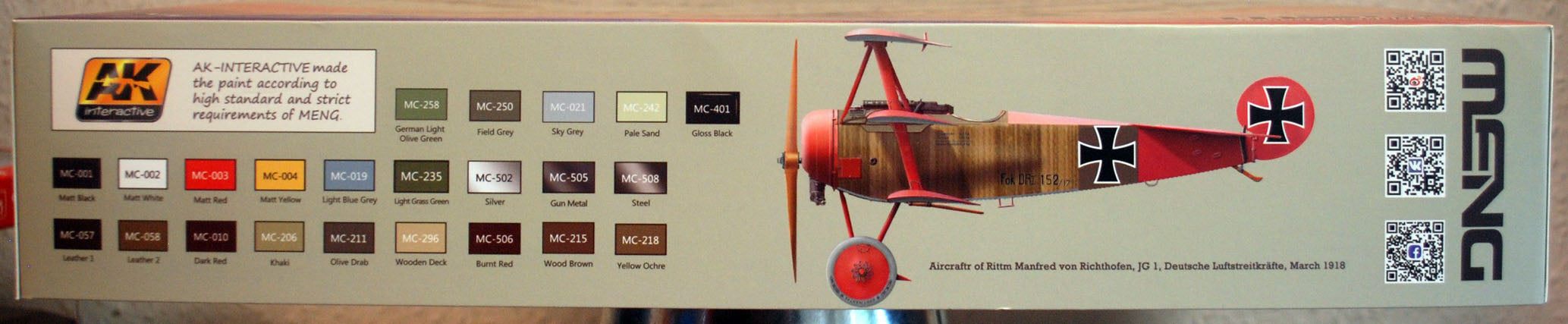 Meng QS003s Fokker Dr. I Triplane Dreidecker inkl. Pour le Merite 1:24