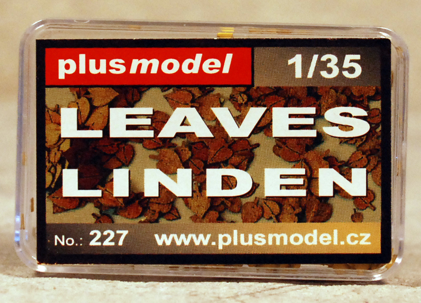 Plus Model Laub in versch. Variationen