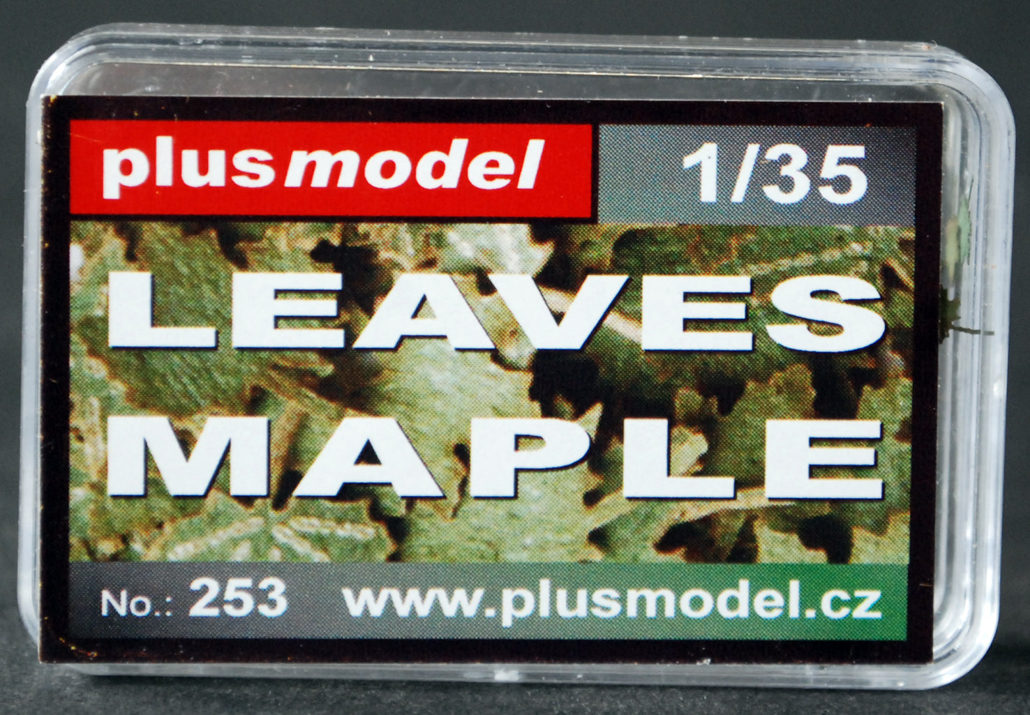 Plus Model Laub in versch. Variationen