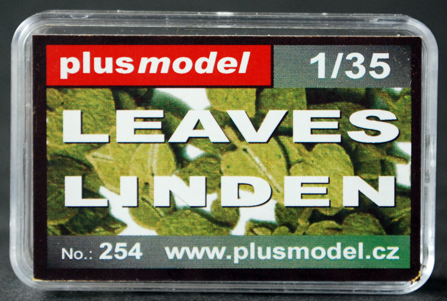 Plus Model Laub in versch. Variationen