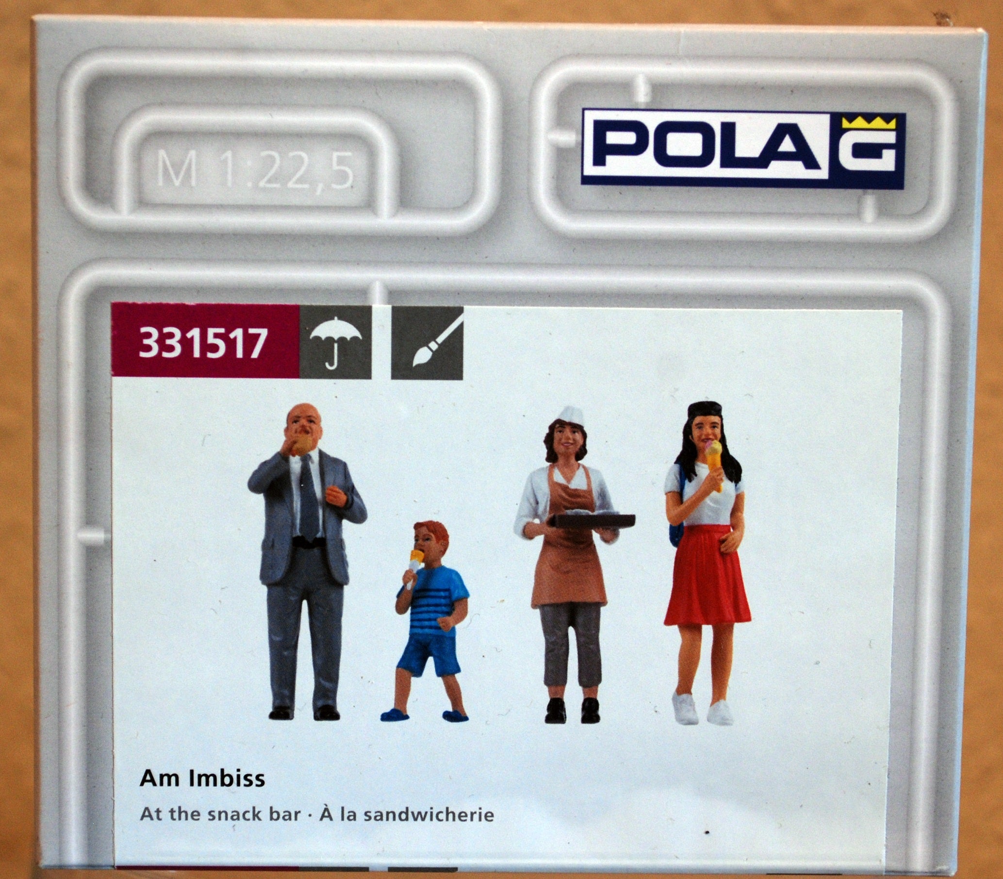 331517 Pola G Am Imbiss 4 Stück handbemalt 1:24 1:22,5