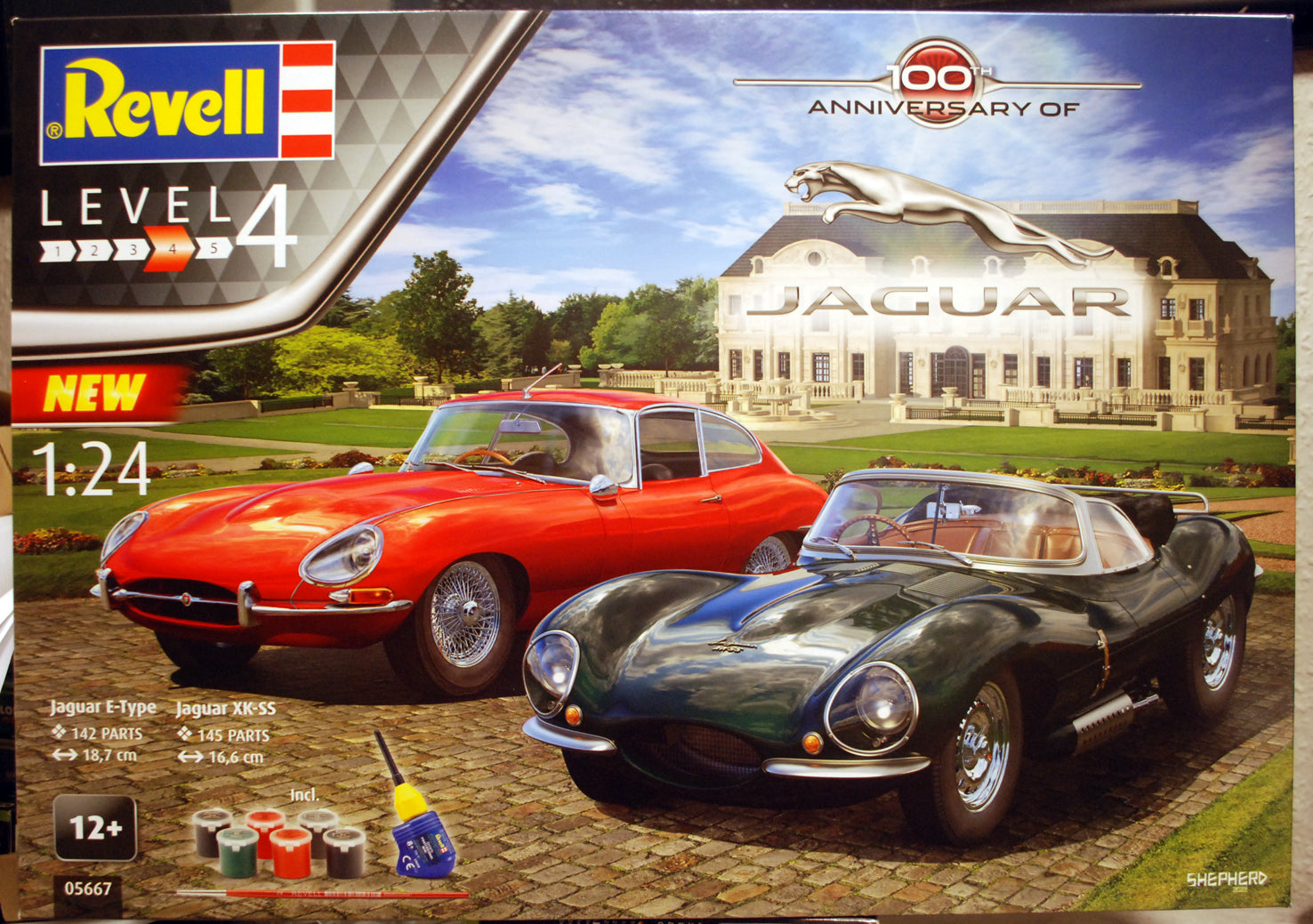 Revell 05667 Jaguar E-Type & Jaguar XK-SS Gift Set 100th Anniversary 1:24