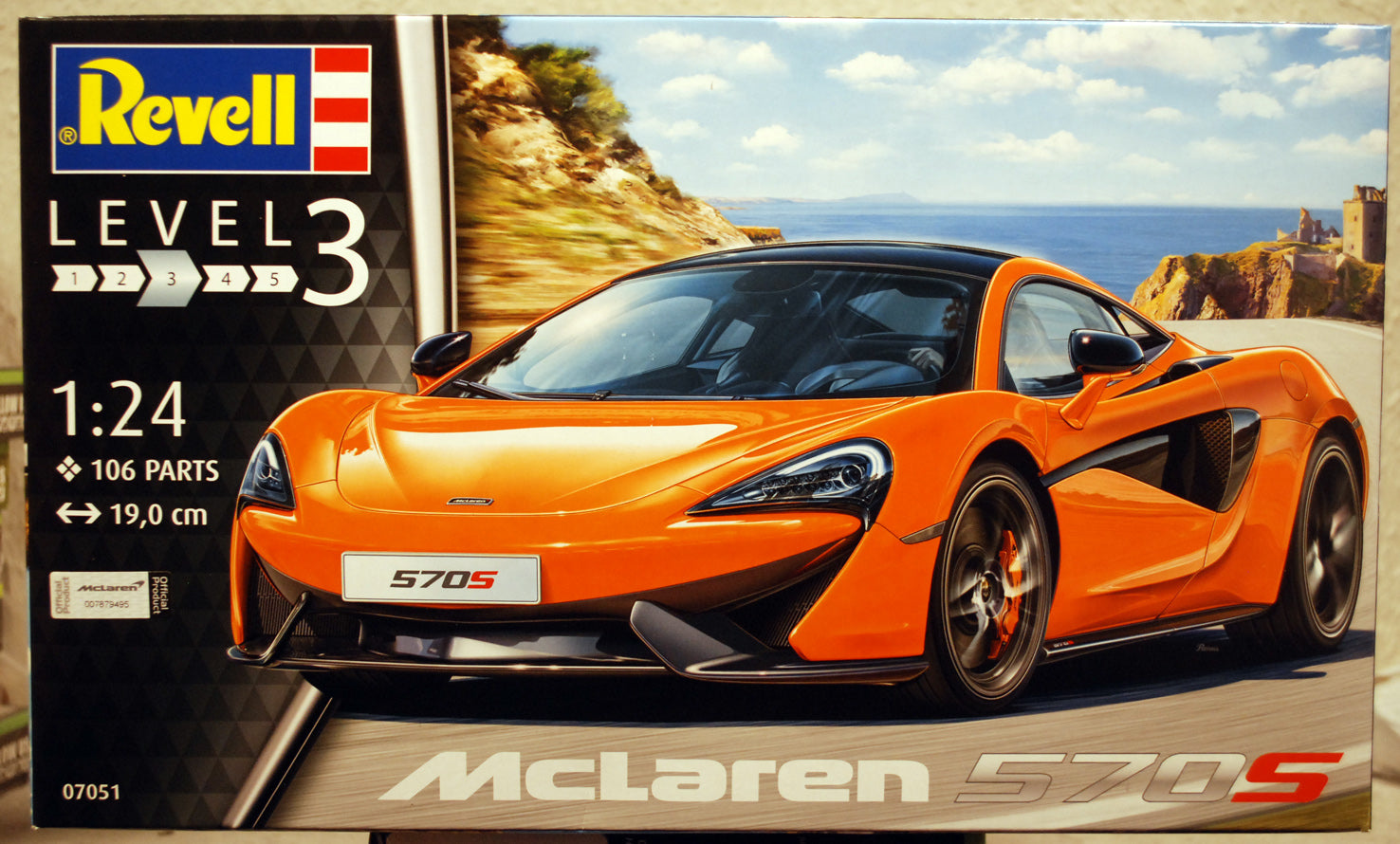 Revell 07051 2015 McLaren 570S Coupe 1:24