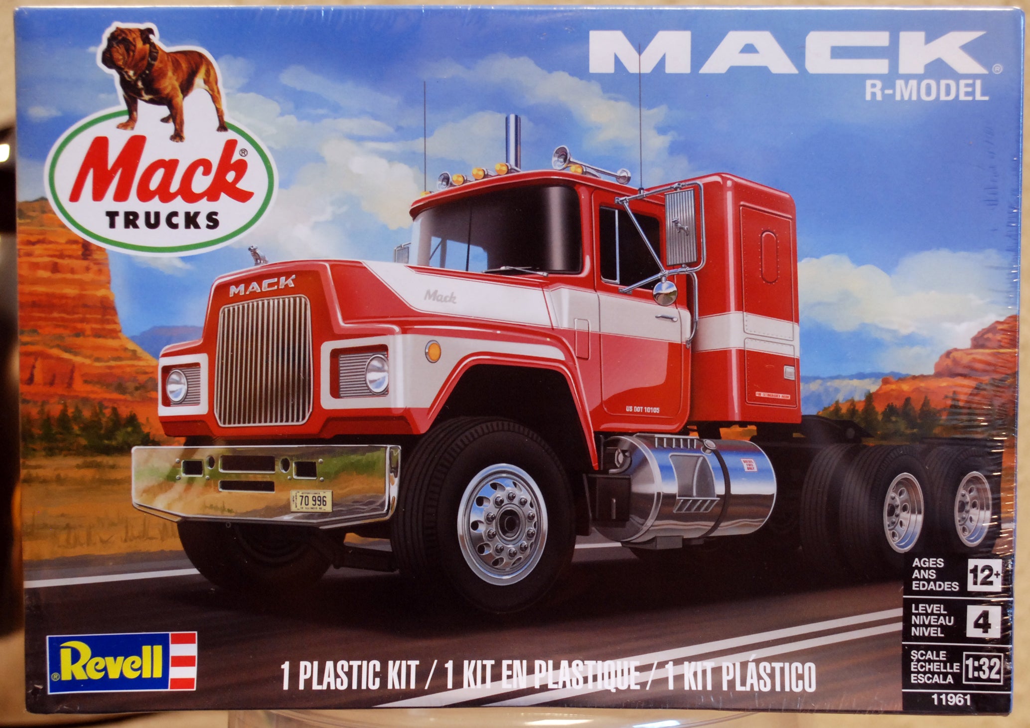 Revell 11961 Mack R - Model Bausatz 1:32 USA