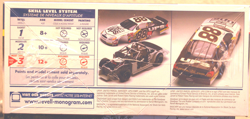 Revell 2398 2002 Ford Taurus # 88 UPS Dale Jarrett 1:24