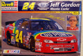 Revell 2476 1995 Chevrolet Monte Carlo # 24 Dupont Jeff Gordon 1:24