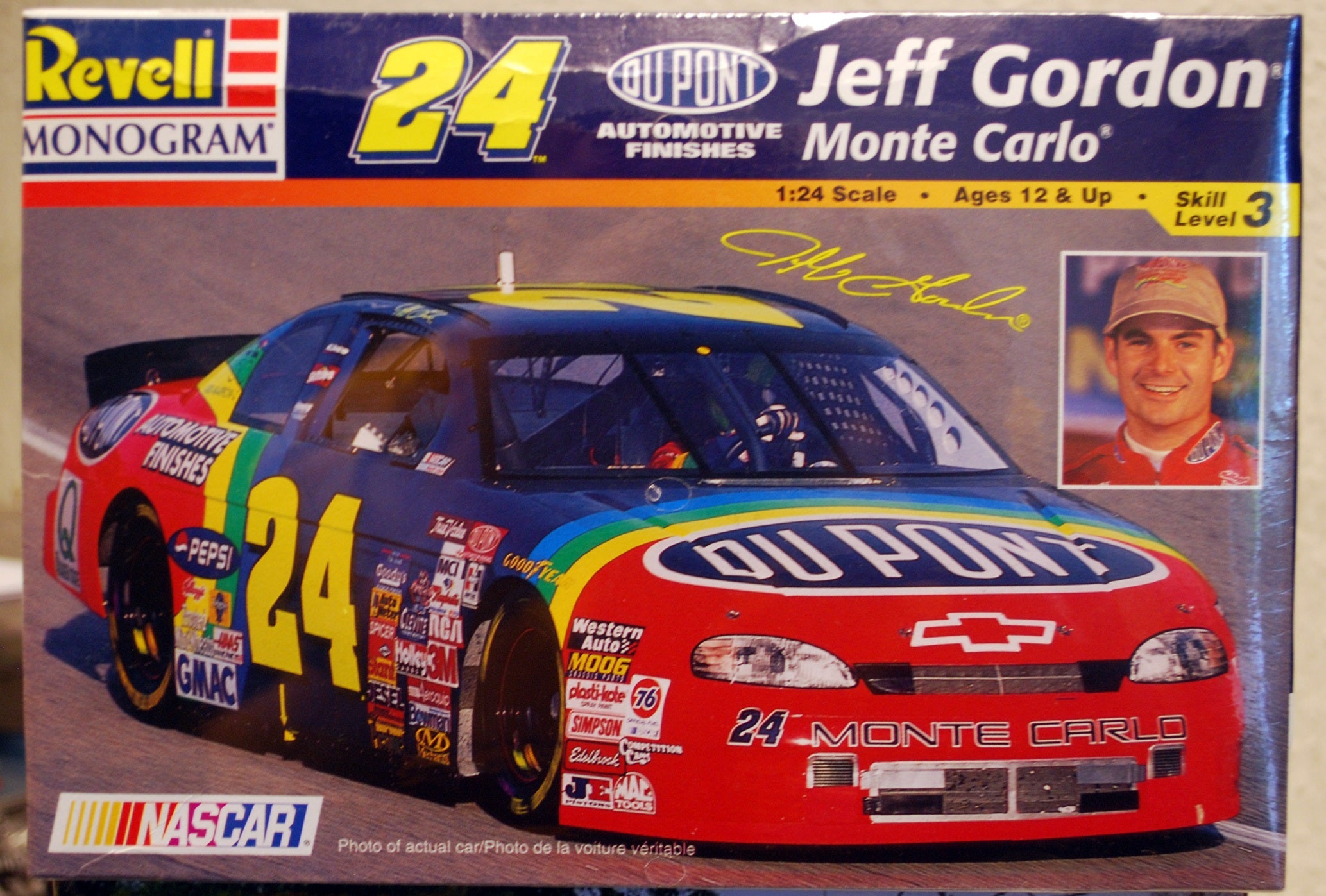 Revell 2476 1995 Chevrolet Monte Carlo # 24 Dupont Jeff Gordon 1:24