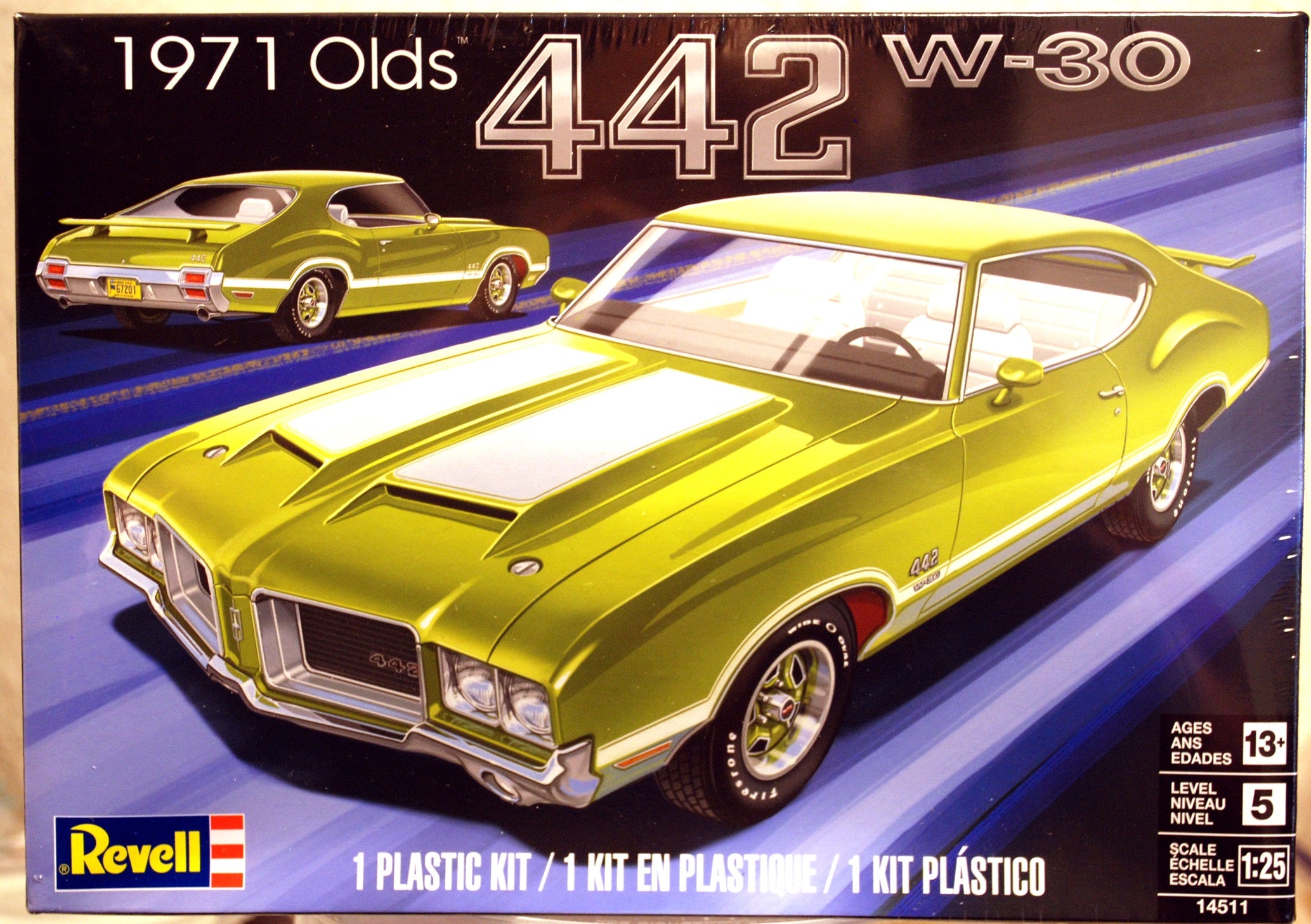 Revell 14511 1971 Oldsmobile 4-4-2 W30 1:25 USA