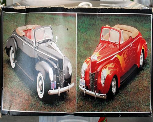 Monogram 5961 1940 Ford Convertible 1:25