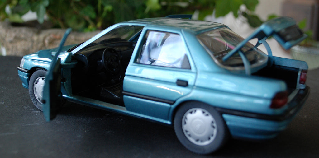 1991 Ford Orion Petrol 1:24 Schabak LH10020