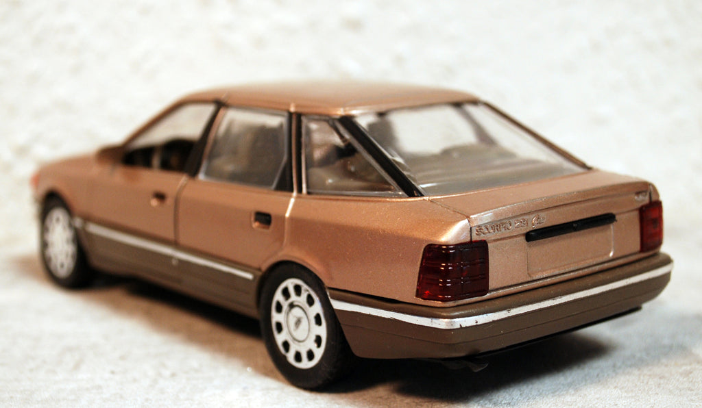 1985 Ford Scorpio 1:25 Rauchsilber Met.Chromfelgen Schabak 1500