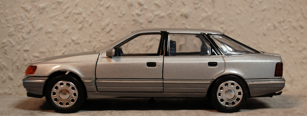 1985 Ford Scorpio 1:25 Silber Chromfelgen Schabak 1500