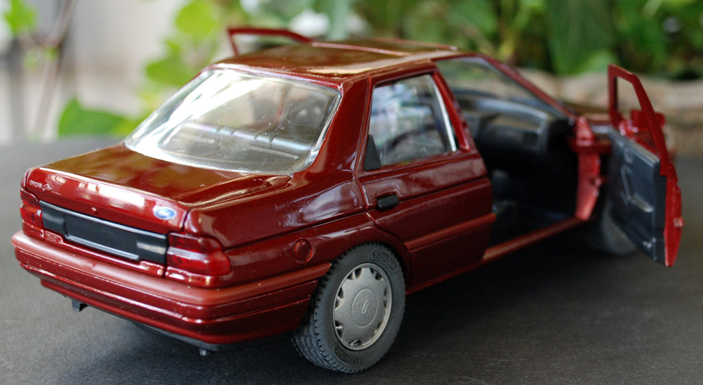 1991 Ford Orion Bordeaux 1:24 Schabak 1527