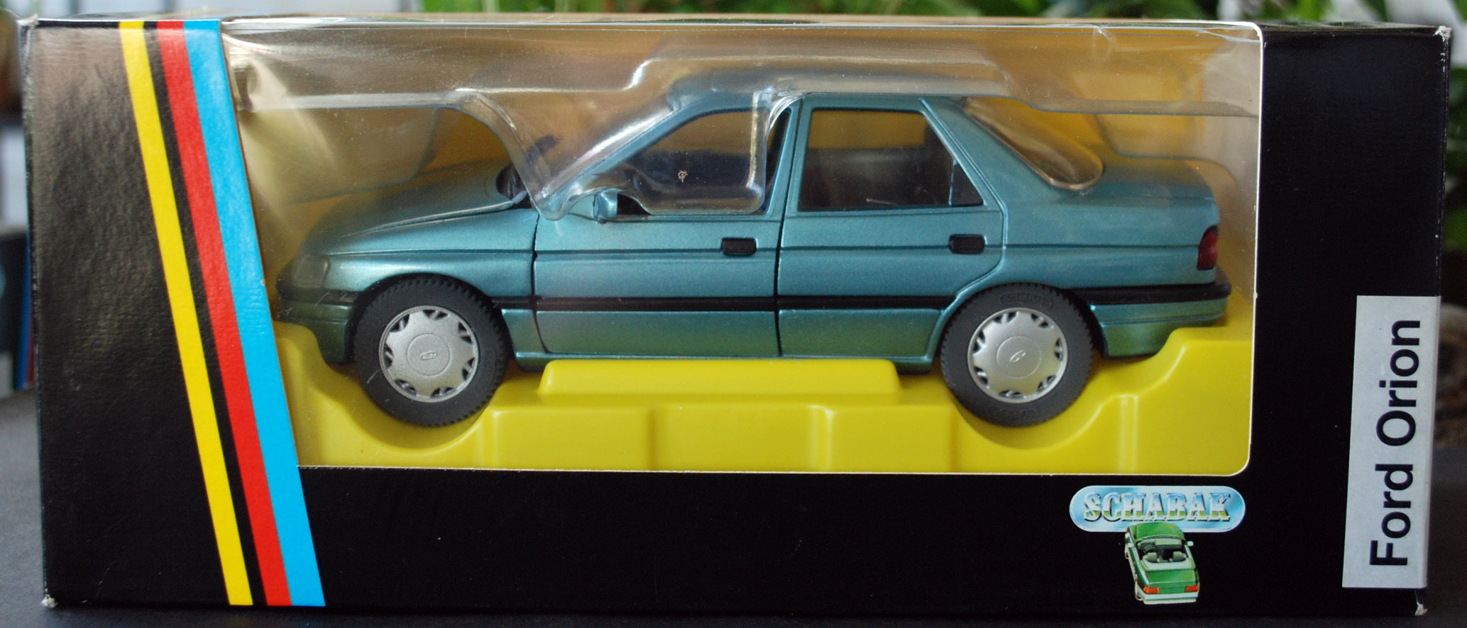 1991 Ford Orion Petrol 1:24 Schabak 1527