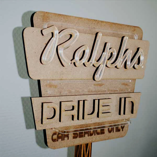 Style Design 0017 Roadsign Ralphs Drive-In 1:24 Bausatz Kit