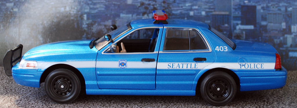 2001 Ford Crown Vic. Seattle Police Ser. 7 1:24 Green Light 85571