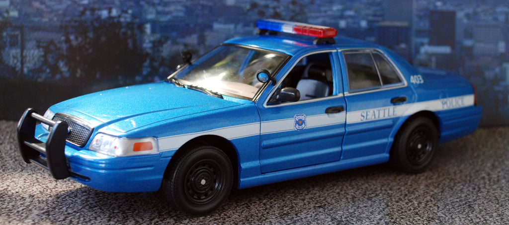 2001 Ford Crown Vic. Seattle Police Ser. 7 1:24 Green Light 85571