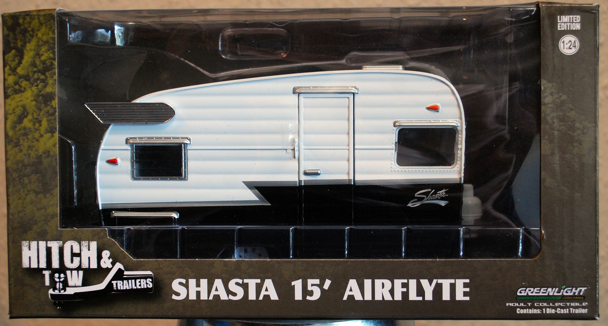 1961 Shasta Airflyte 15`Camping Trailer Camping Anhänger 1:24, Green Light 18225