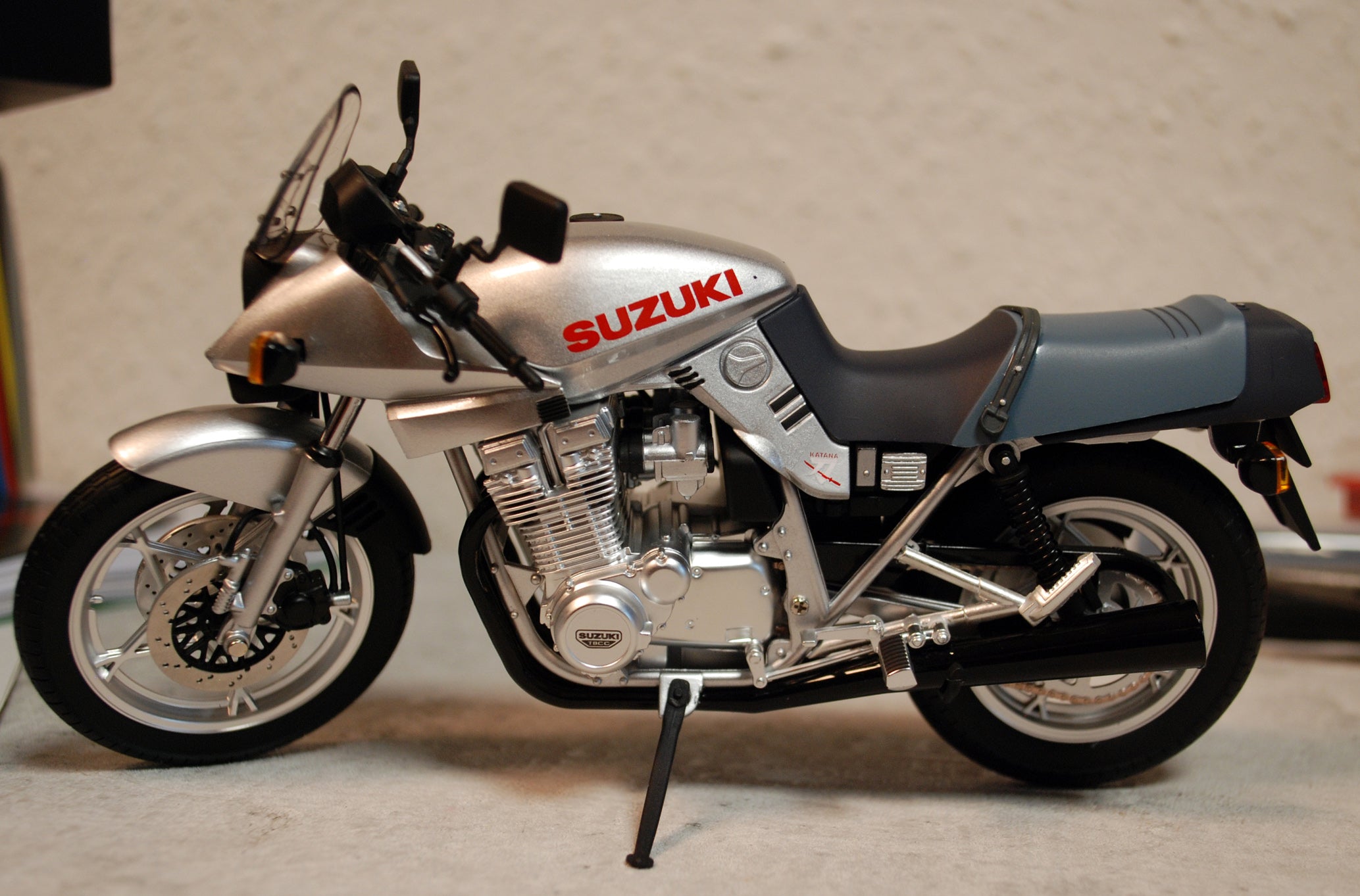 Suzuki GSX 1100 S Katana Premium Fertigmodell 1:12 Aoshima 106129