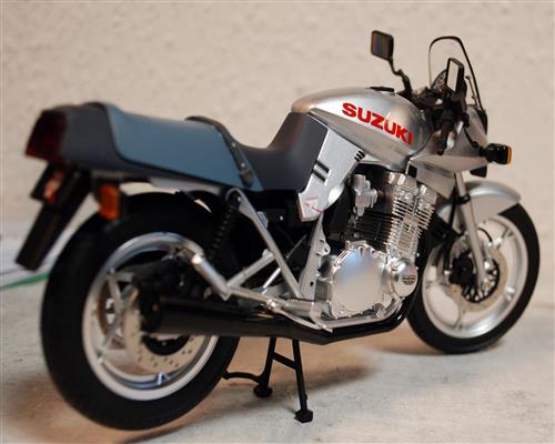Suzuki GSX 1100 S Katana Premium Fertigmodell 1:12 Aoshima 106129