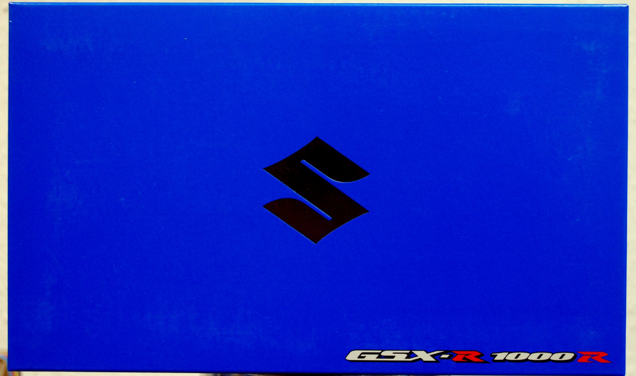 Suzuki GSX-R 1000 R Premium Fertigmodell 1:12 Aoshima 106136