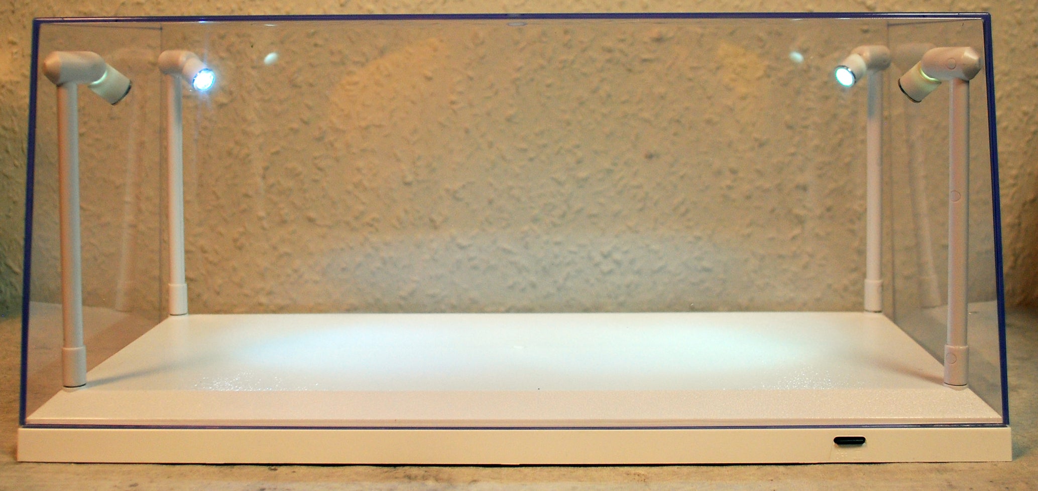 Vitrine T9 189921-24 Einzelvitrine mit oder ohne Beleuchtung Farbe wählbar 1:18