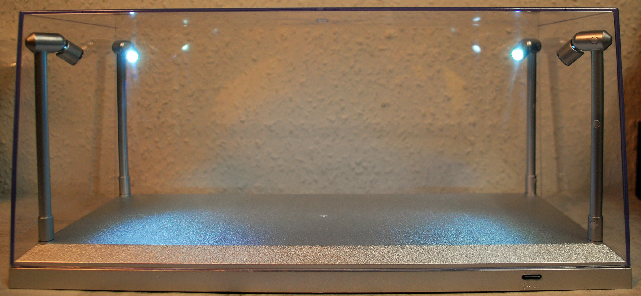 Vitrine T9 189921-24 Einzelvitrine mit oder ohne Beleuchtung Farbe wählbar 1:18