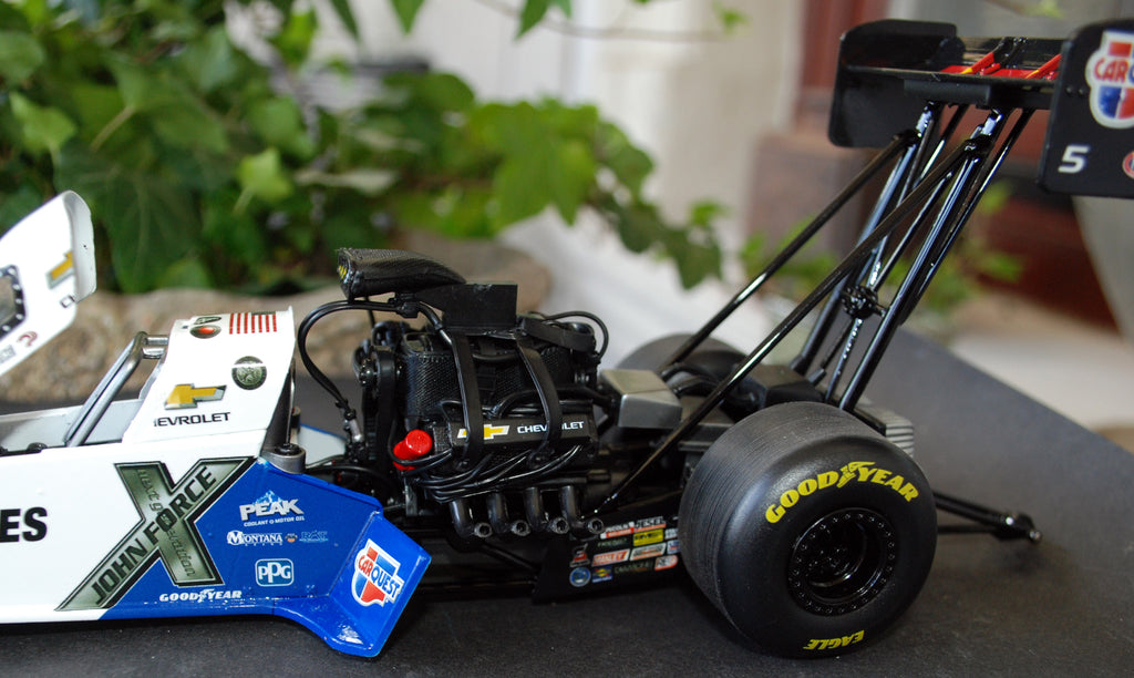 Autoworld CP7654 2019 Car Quest Brakes NHRA Top Fuel John Force 1:24
